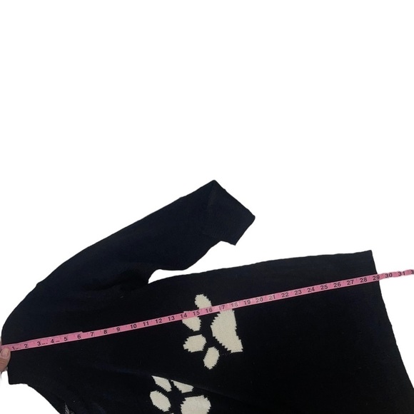 NWT- Evelyn Taylor Dog Paw Sweater. Size Medium - Picture 10 of 10